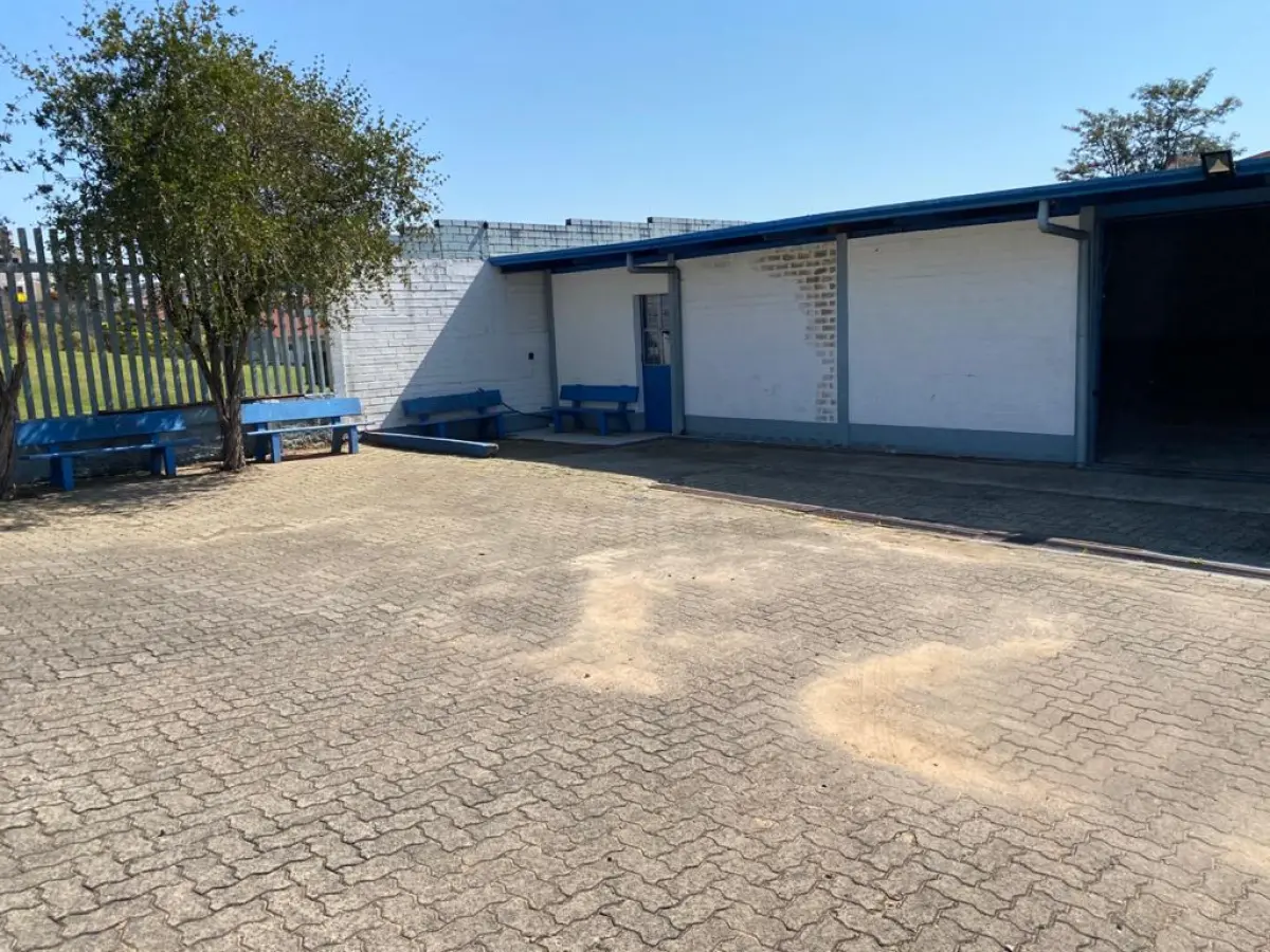 LOTE  - Ótimo prédio de aproximadamente 1000m²