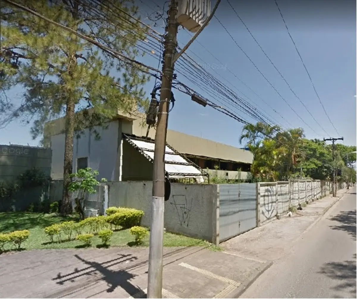 LOTE 1 - TERRENO COM PAVILHAO