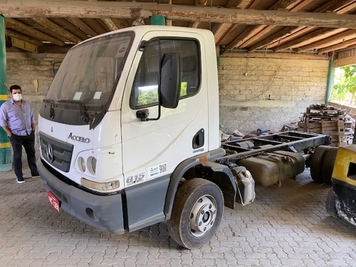 LOTE 049 - Accelo 815