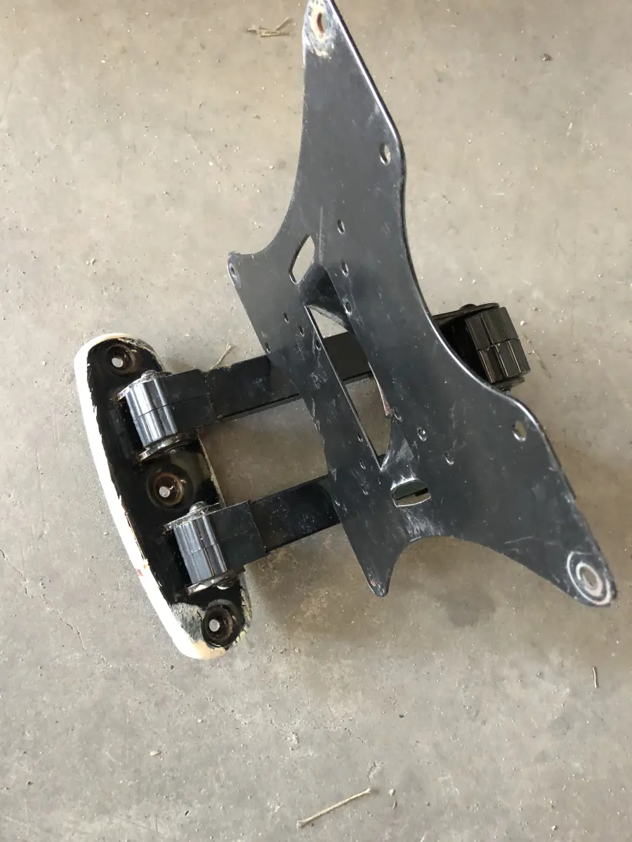 LOTE 021 - tv lcd 32 samsung e suporte de parede