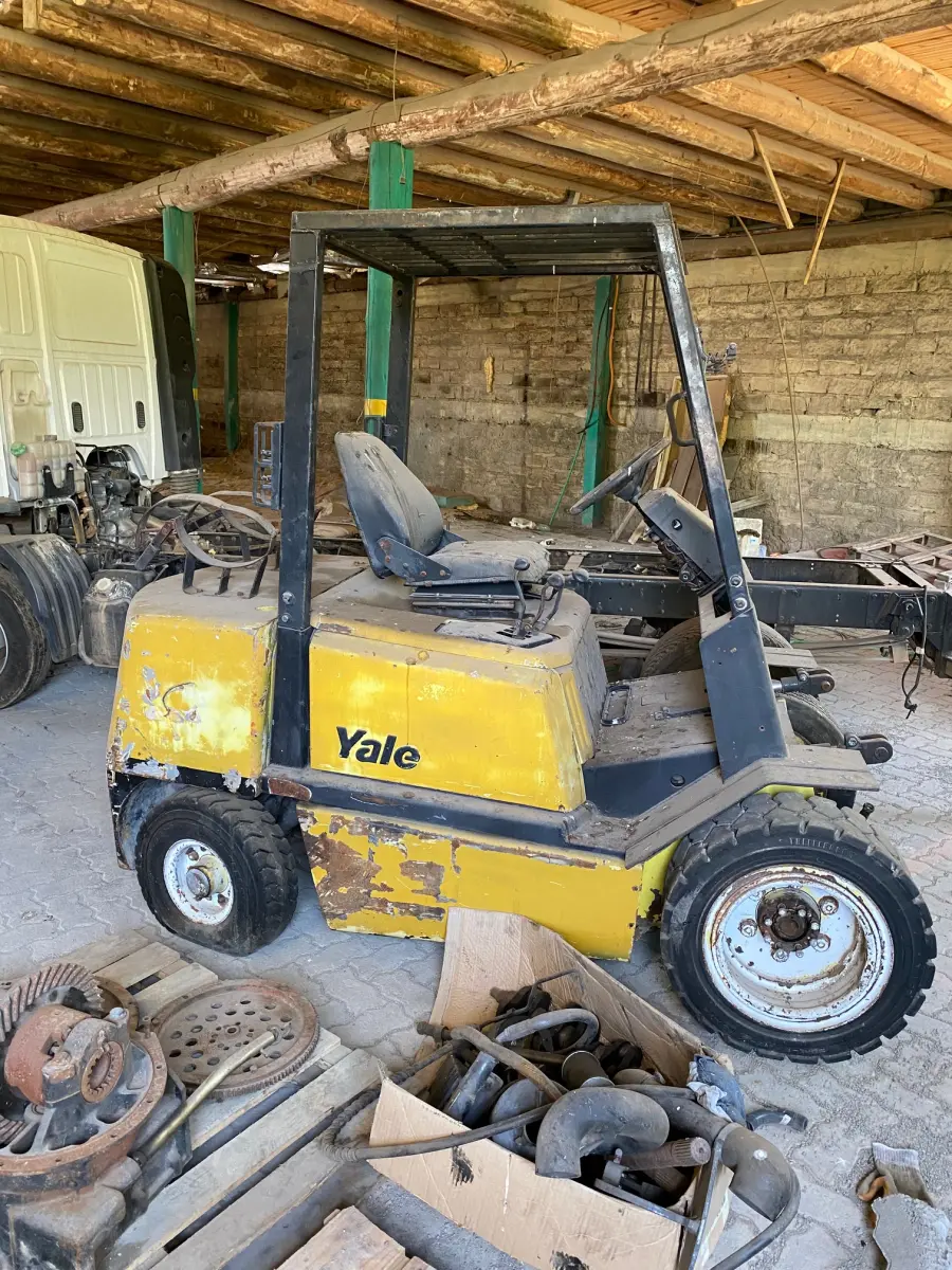 LOTE 045 - Empilhadeira