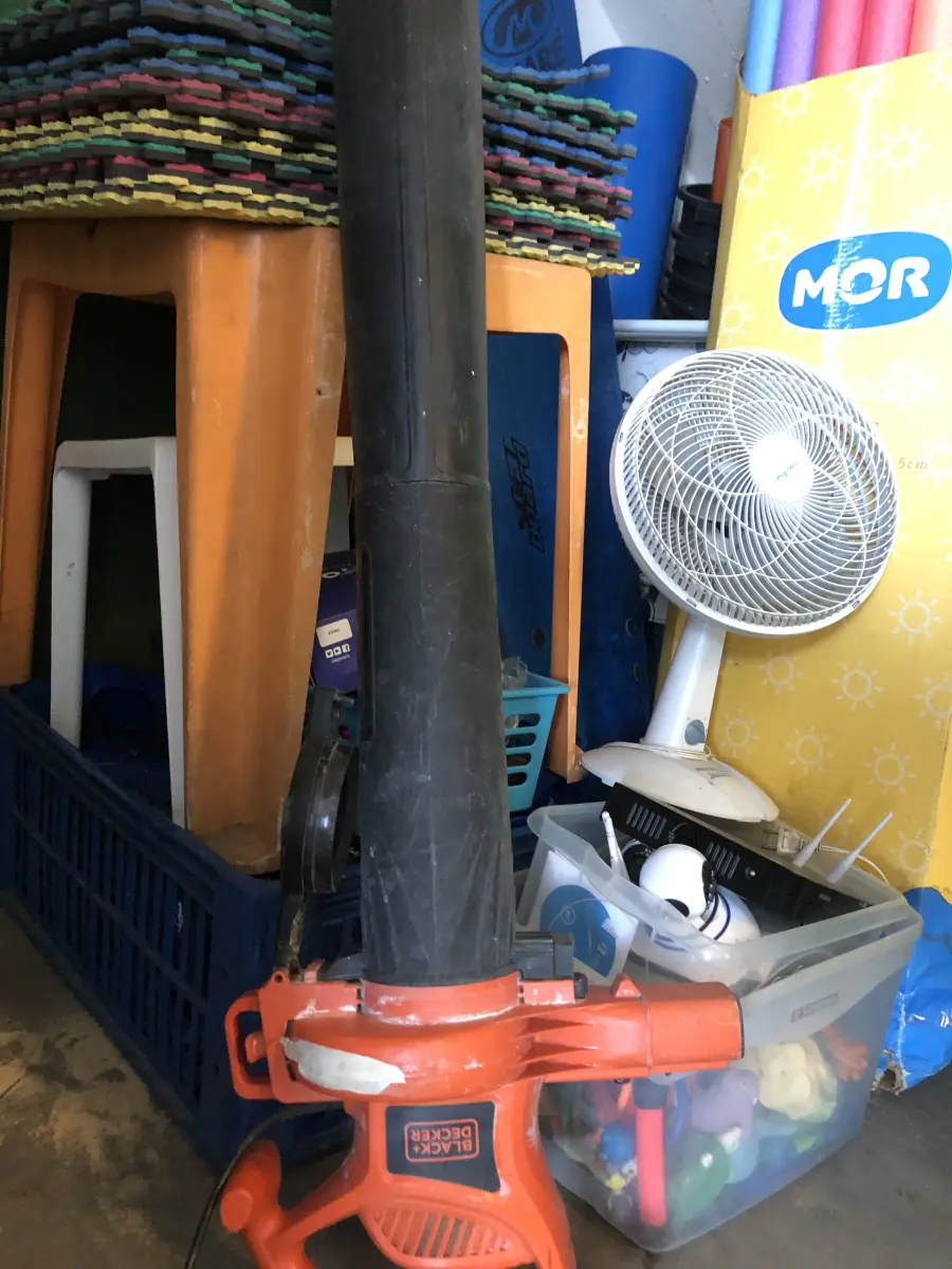 LOTE 078 - soprador de folhas blackedecker sucata