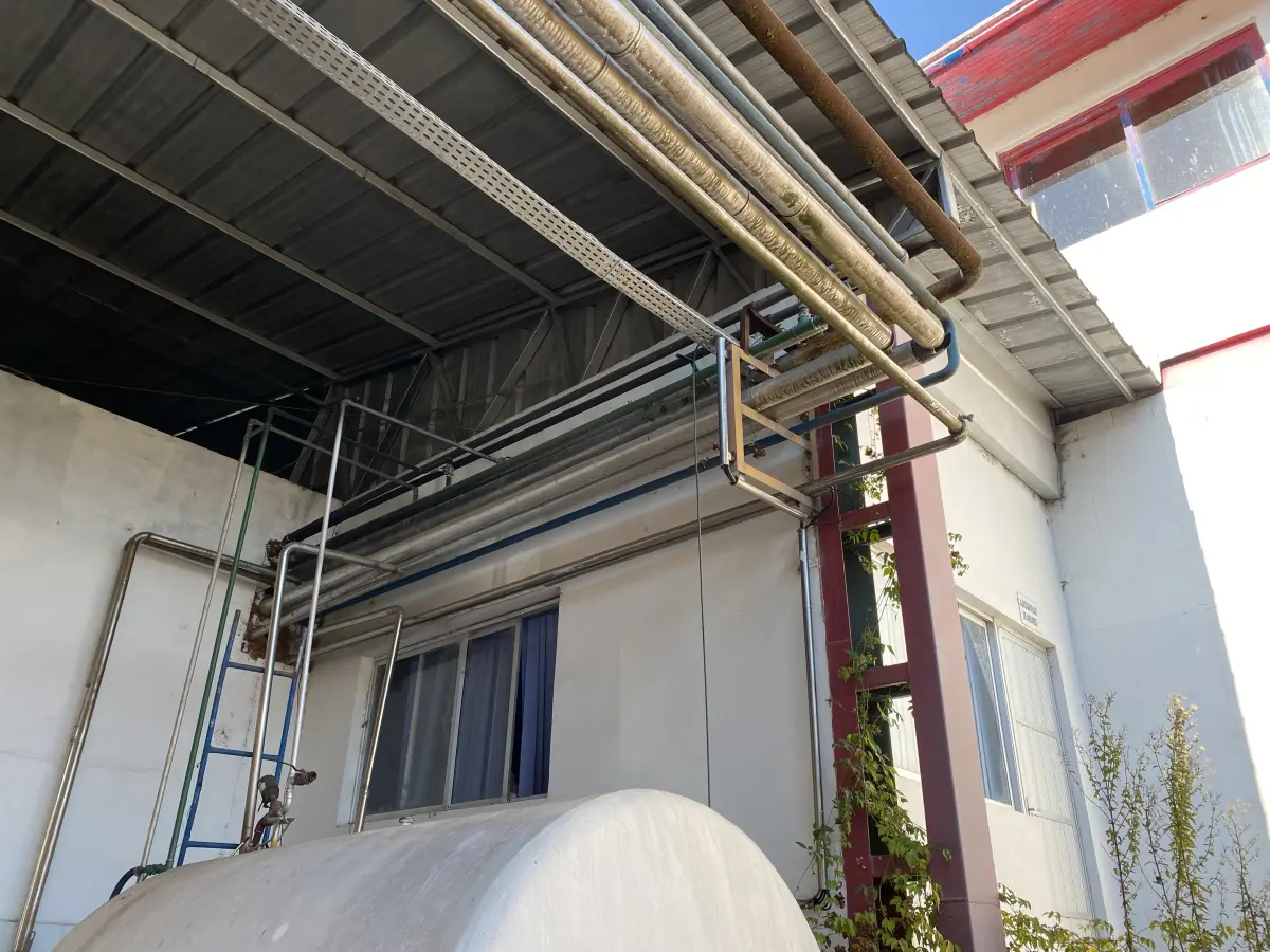 LOTE 001 - Imóvel e maquinas para laticínio