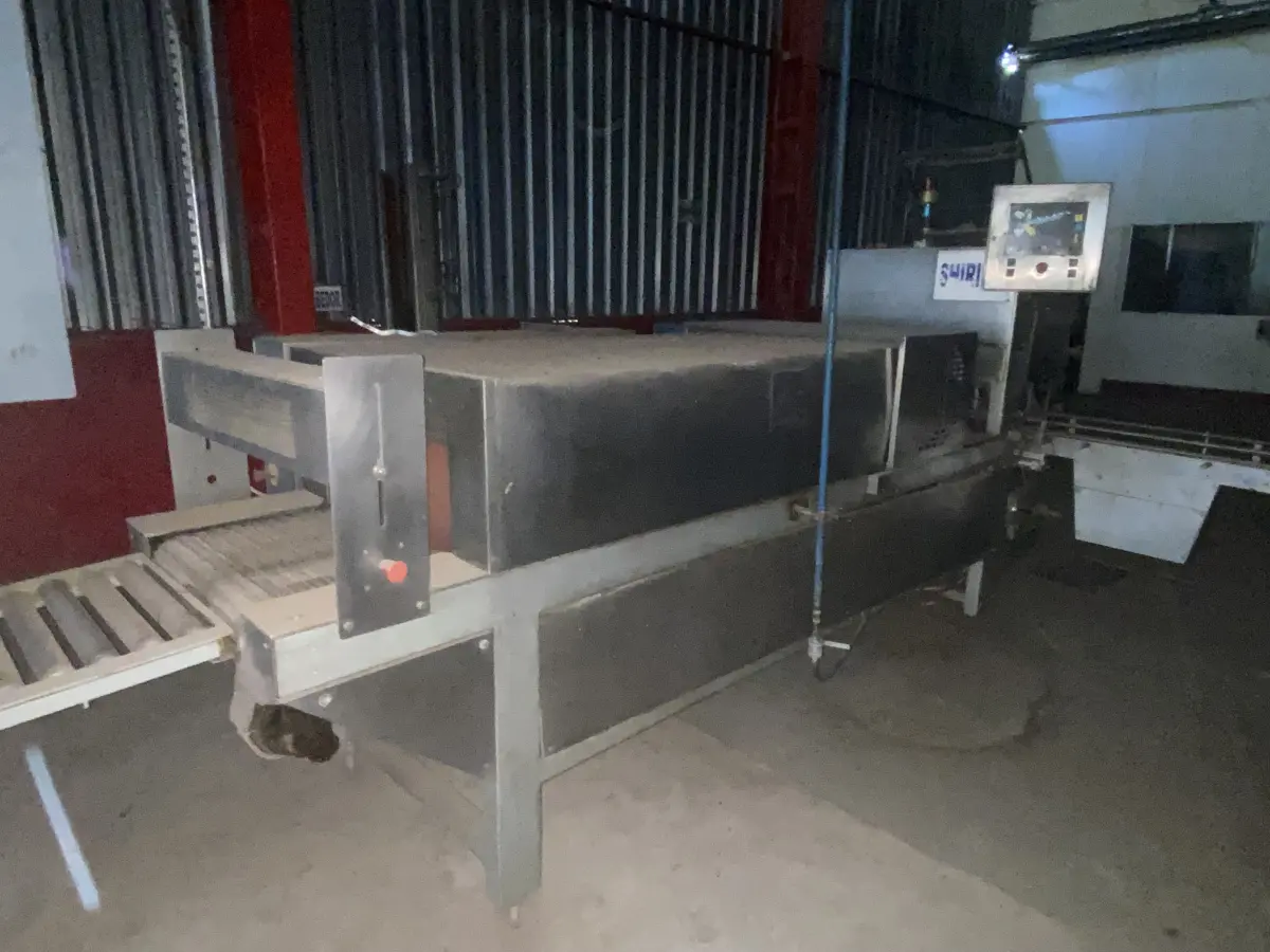 LOTE 037 - 01 Maquina de filme Shirink 51 Tetra Pak ( emplastificar a caixa de leite)