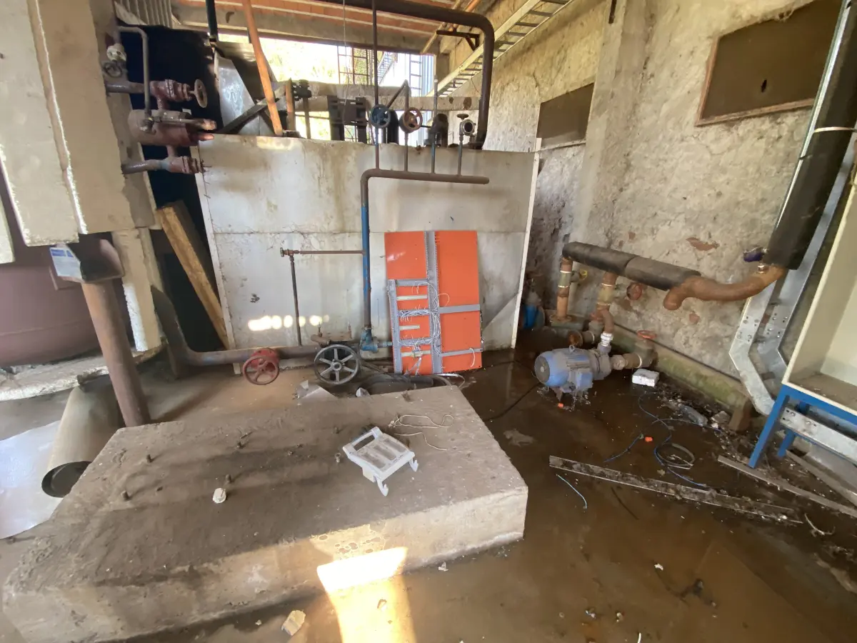 LOTE 003 - MÁQUINAS E BENS DO COMPLEXO