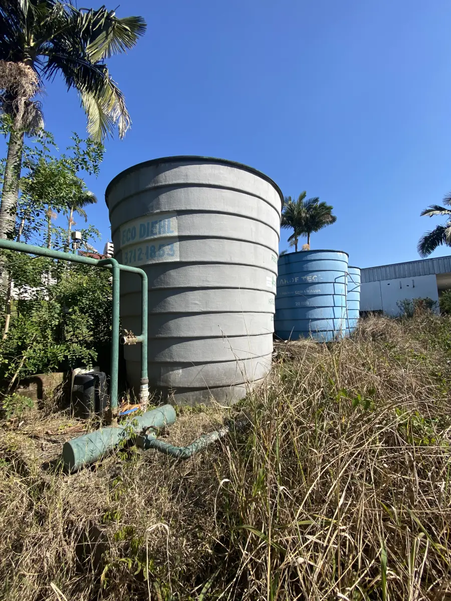 LOTE 003 - MÁQUINAS E BENS DO COMPLEXO