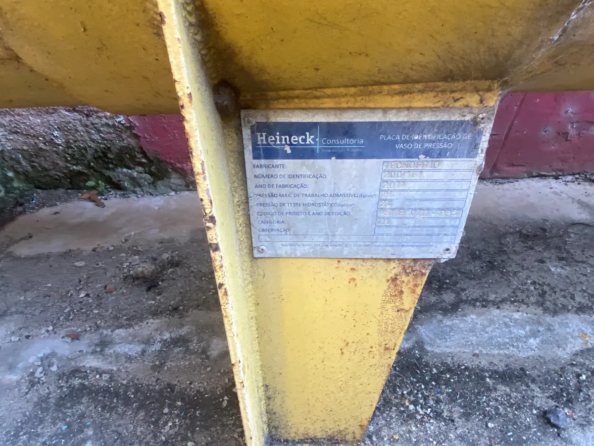 LOTE 001 - Imóvel e maquinas para laticínio