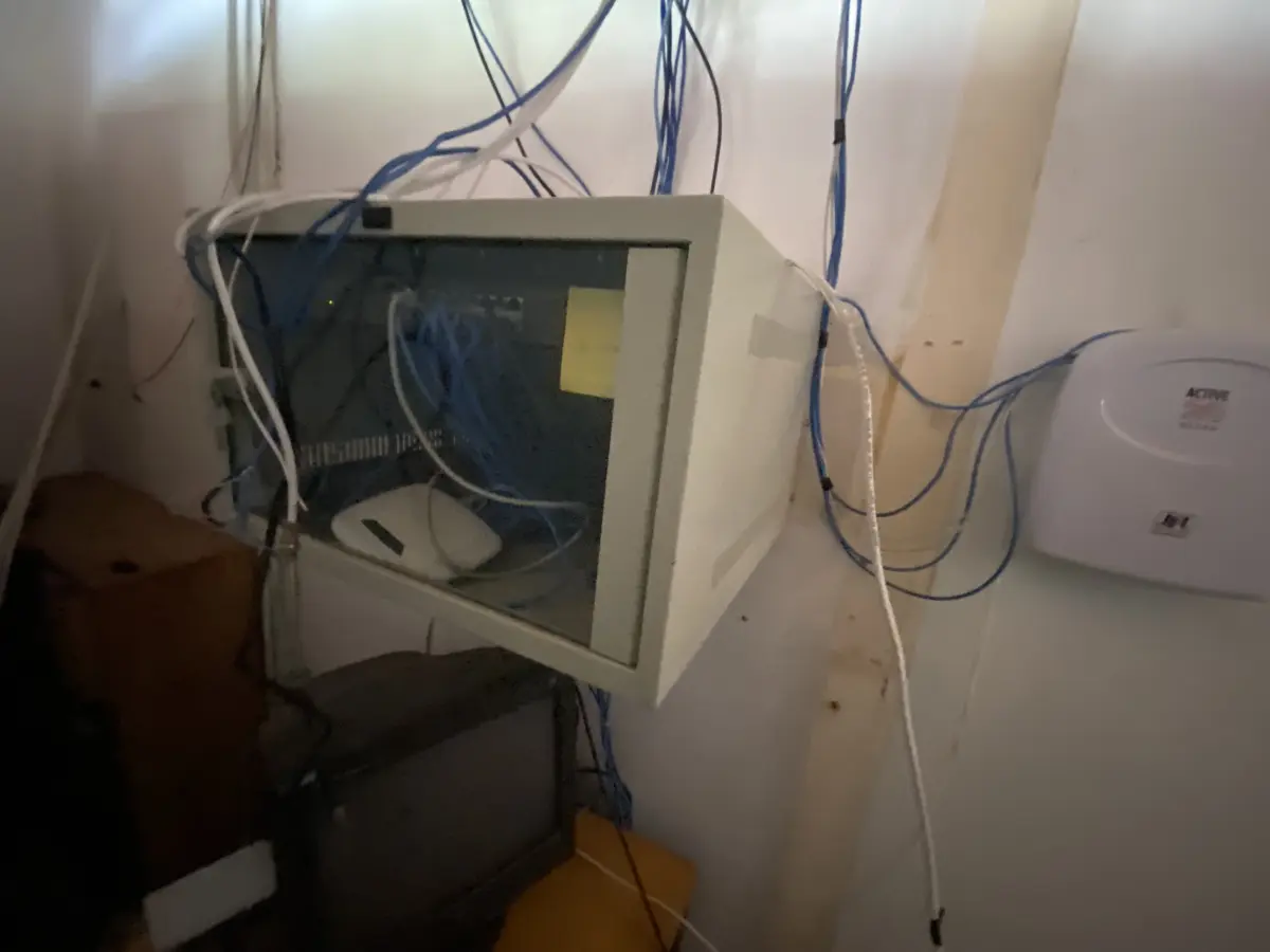 LOTE 003 - MÁQUINAS E BENS DO COMPLEXO