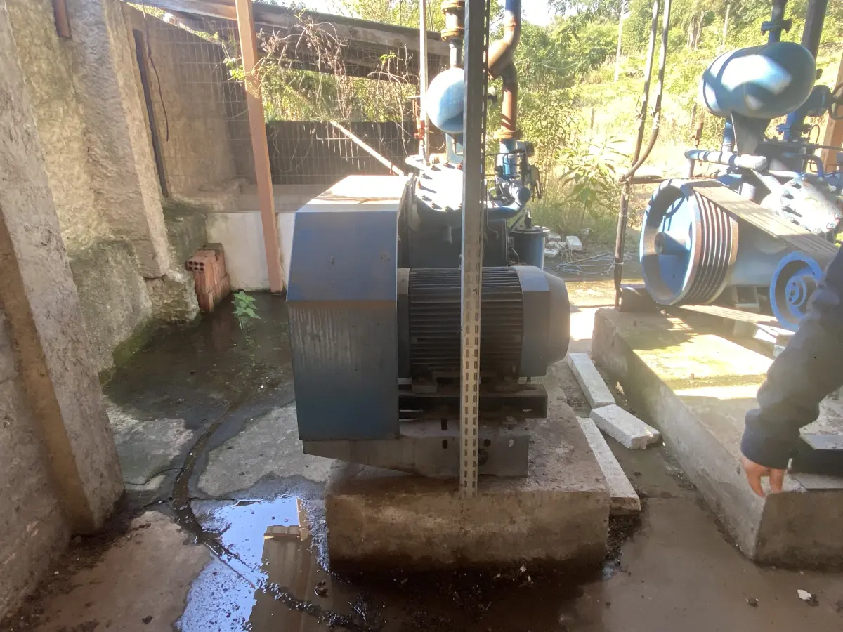 LOTE 003 - MÁQUINAS E BENS DO COMPLEXO