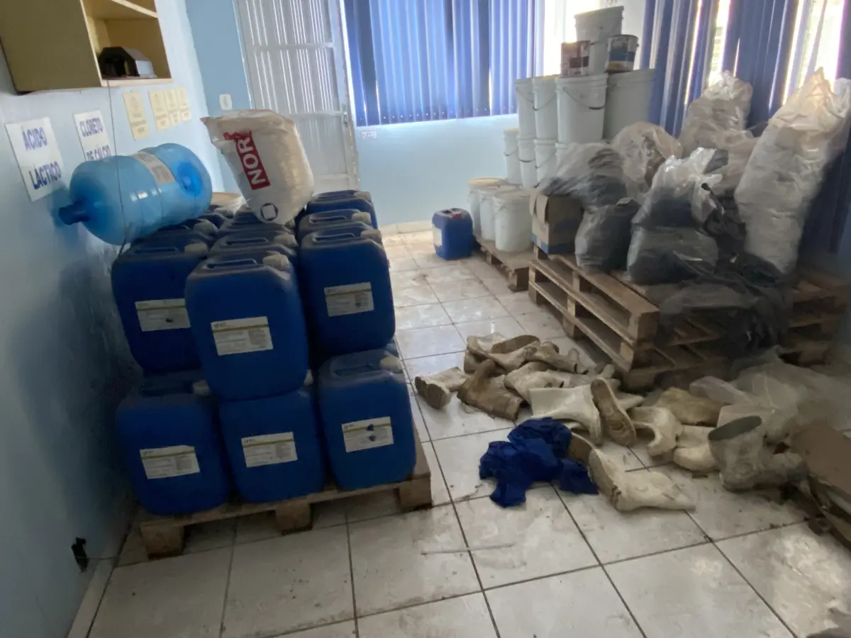 LOTE 003 - MÁQUINAS E BENS DO COMPLEXO