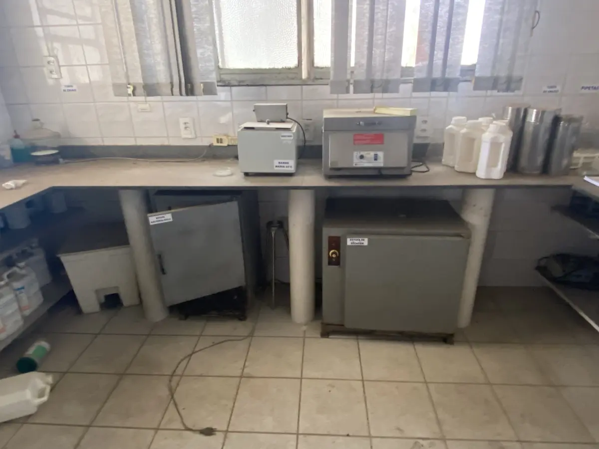 LOTE 003 - MÁQUINAS E BENS DO COMPLEXO