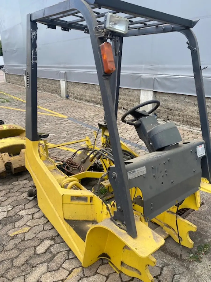 LOTE 003 - Empilhadeira TCM FG35T6