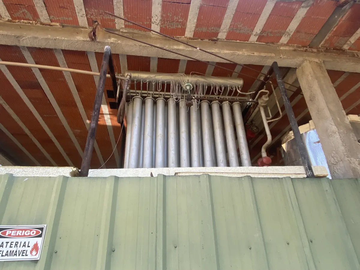 LOTE 003 - MÁQUINAS E BENS DO COMPLEXO