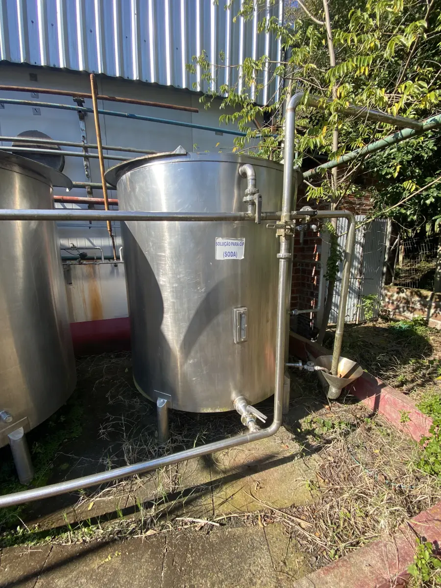 LOTE 054 - 02 Tanque de Inox 2000 litros (soda e Acido)