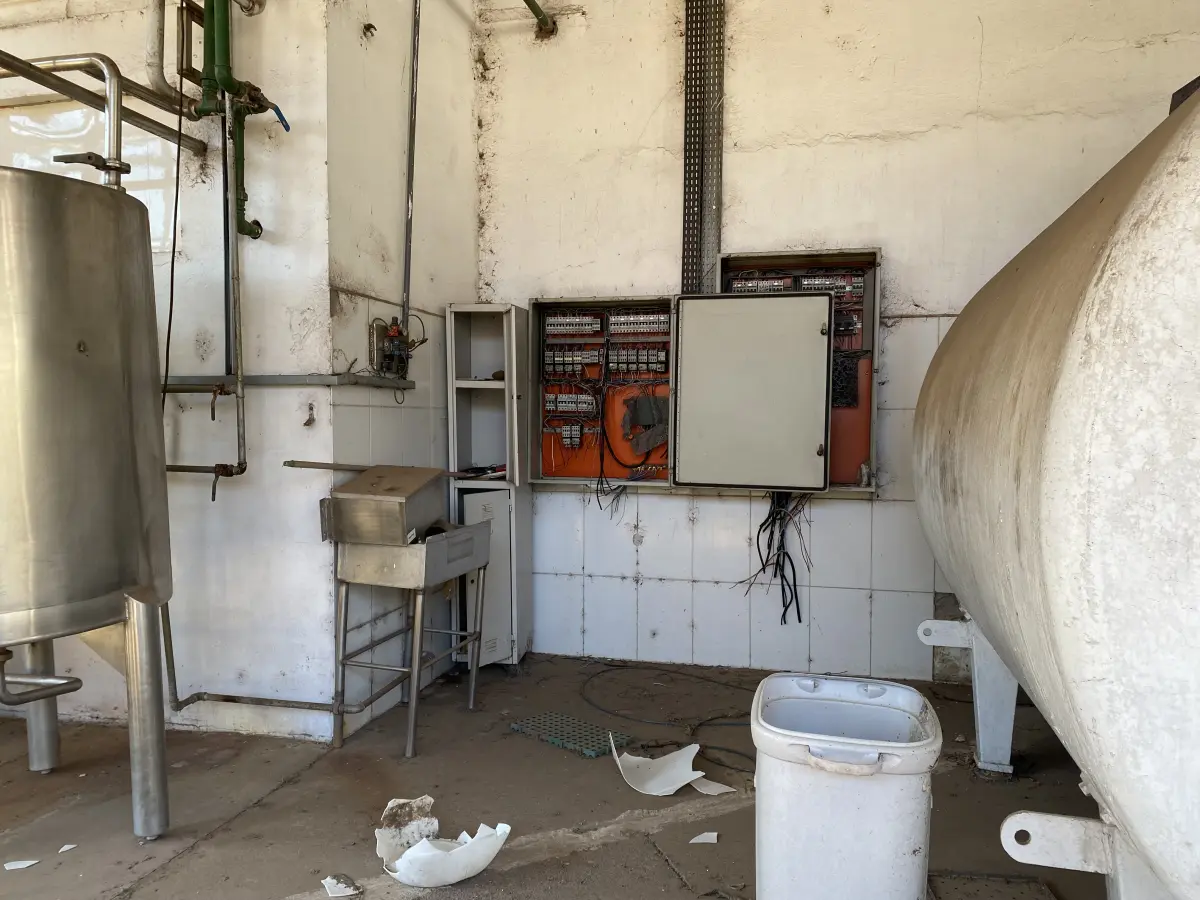 LOTE 003 - MÁQUINAS E BENS DO COMPLEXO