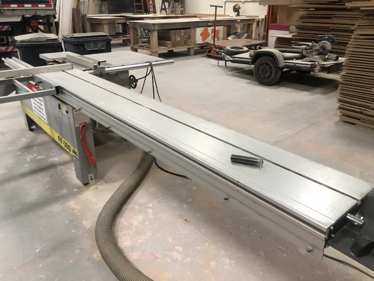 LOTE 030 - Esquadrejadeira FF-300 Inmes