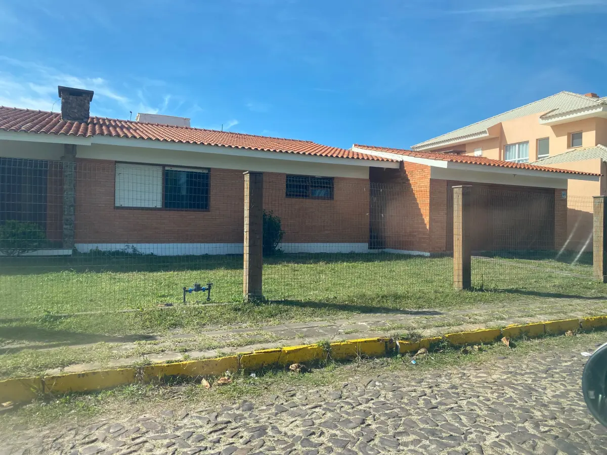 LOTE 1 - CASA ESQUINA EM ATLANTIDA RS COM 600m2.