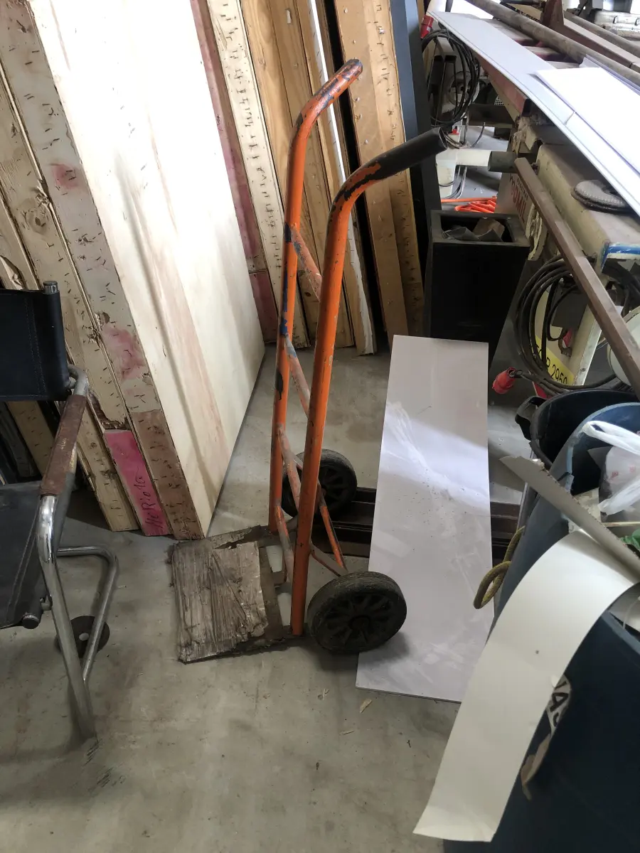 LOTE 007 - Carrinho de transporte cor laranja