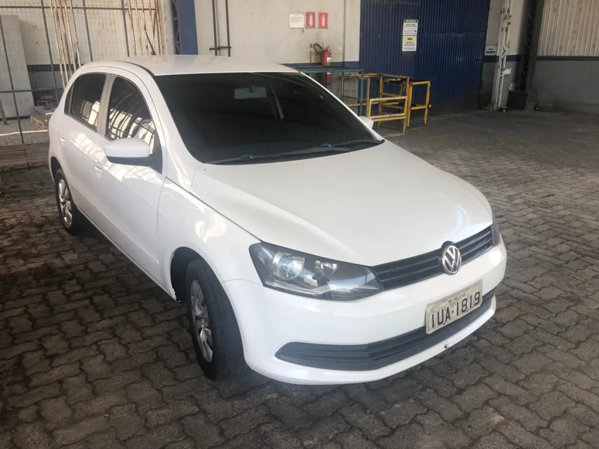 LOTE 054 - VW/GOL 1.0, Branco, ano 2013, placa IUA1819