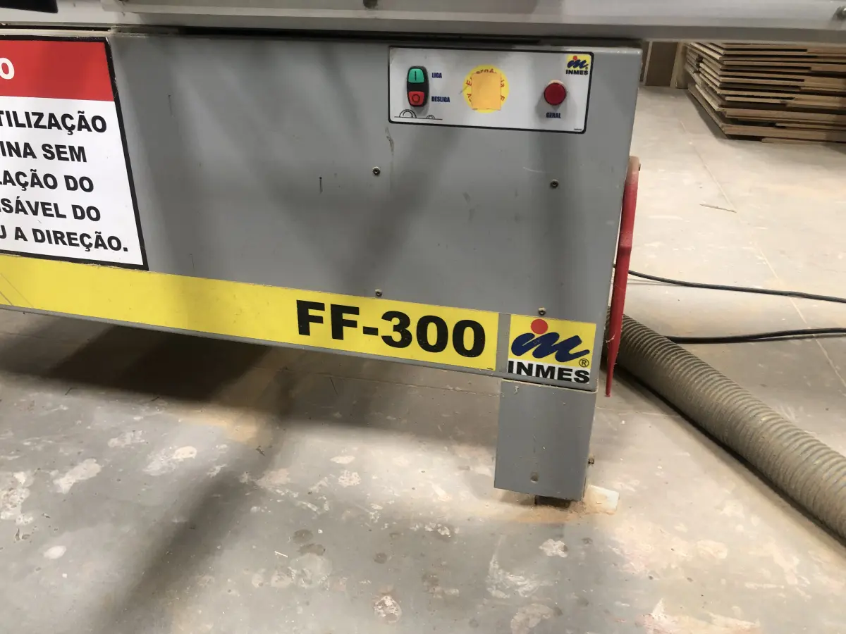 LOTE 030 - Esquadrejadeira FF-300 Inmes