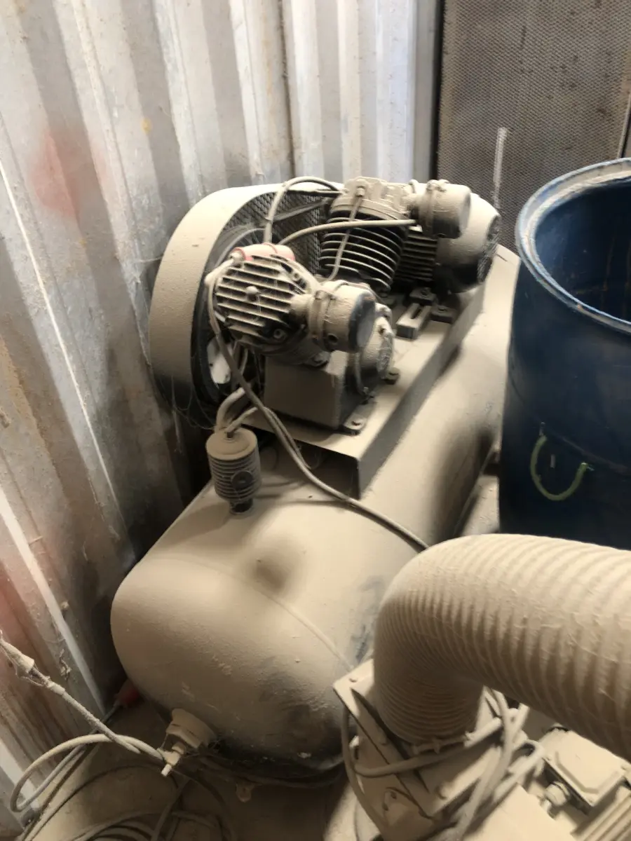 LOTE 027 - Compressor de ar