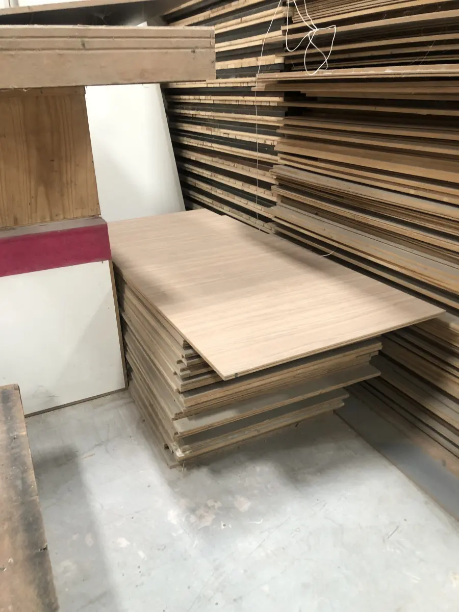 LOTE 020 - Lote com placas em mdf e compensado novas 