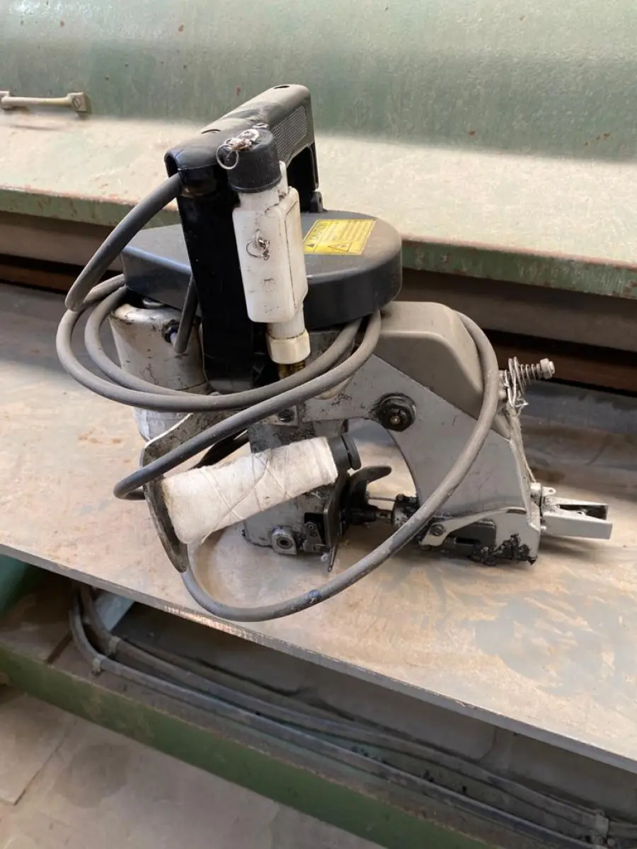 LOTE 08 - maquina de costura para sacaria