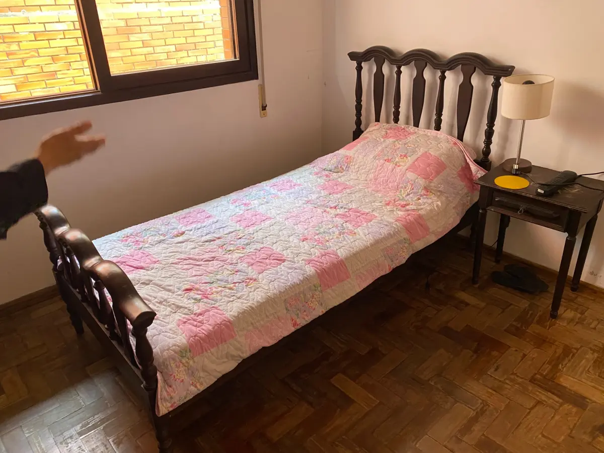 LOTE 2 - MÓVEIS DENTRO DA CASA