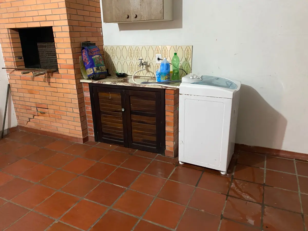 LOTE 2 - MÓVEIS DENTRO DA CASA