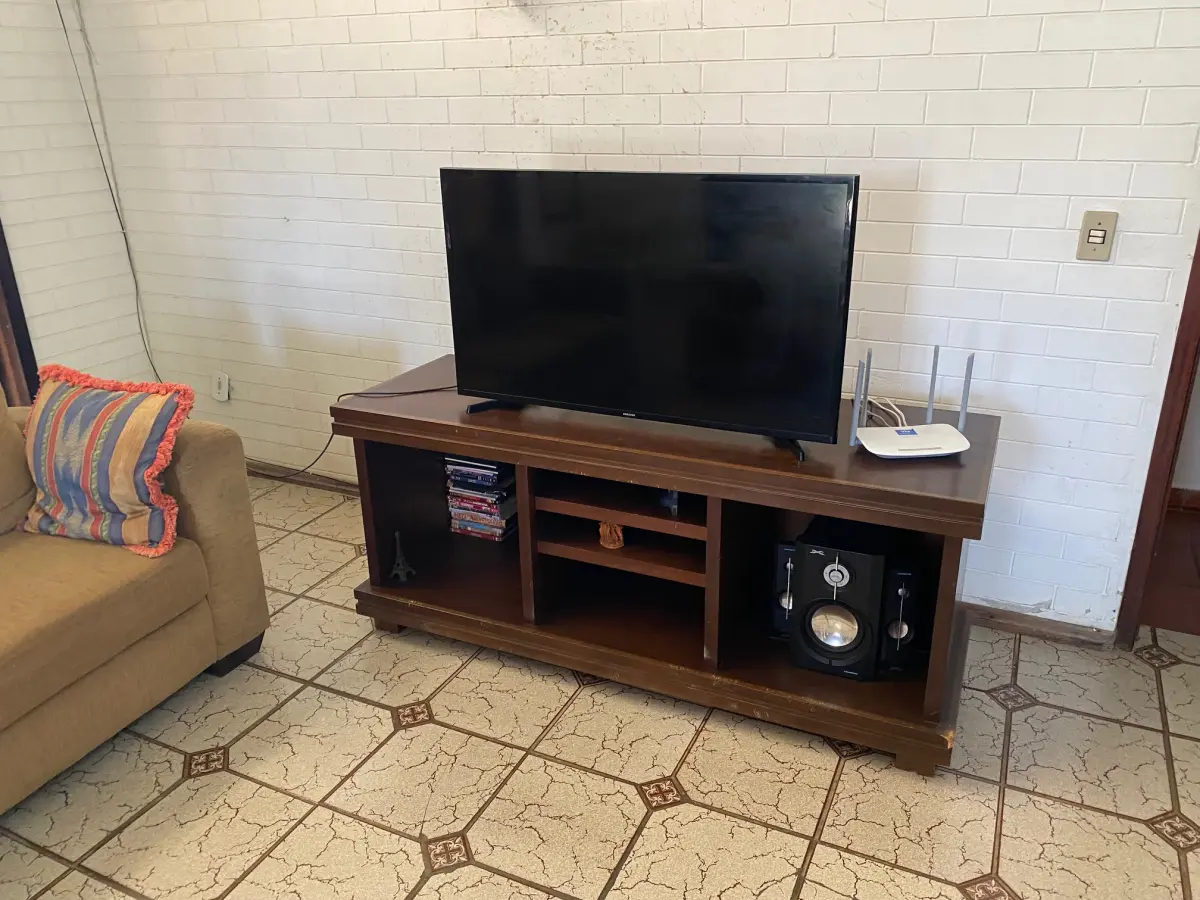 LOTE 2 - MÓVEIS DENTRO DA CASA