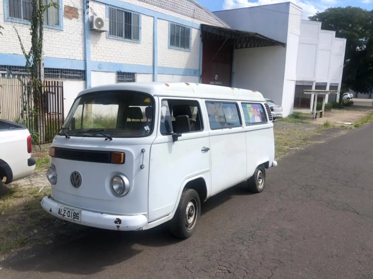 LOTE  - WV KOMBI 04/05