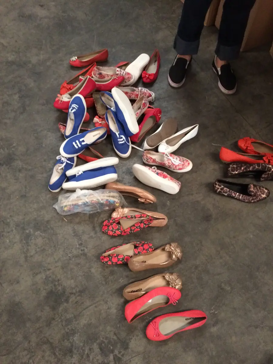 LOTE  - SAPATOS E BOLSAS FEMININOS
