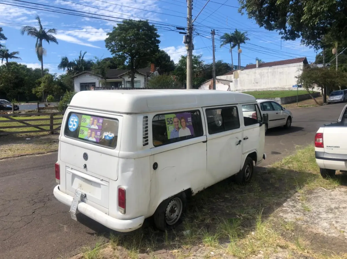 LOTE  - WV KOMBI 04/05