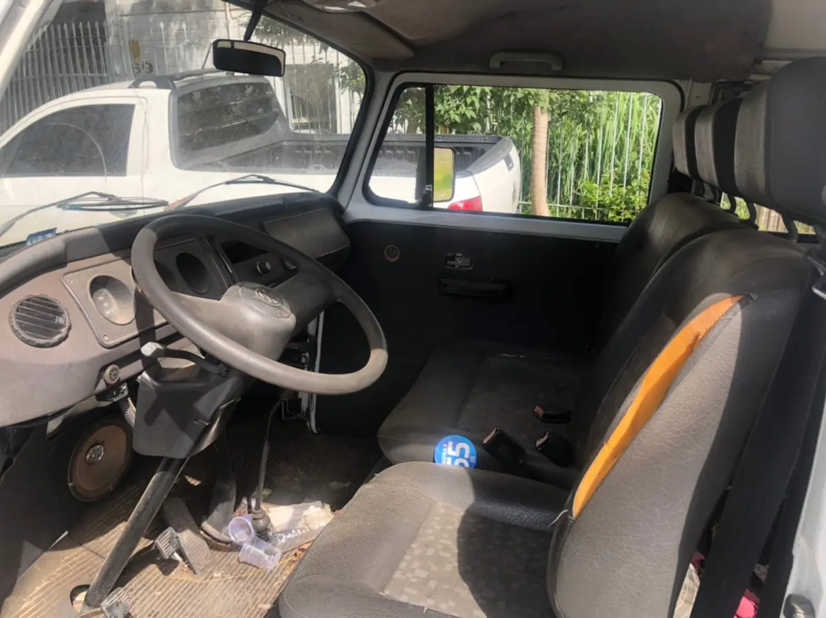 LOTE  - WV KOMBI 04/05