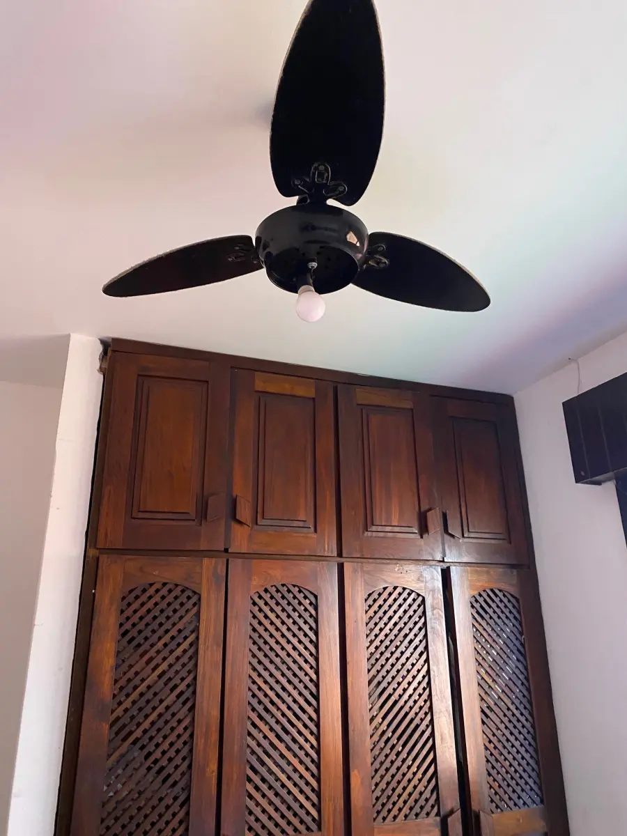 LOTE 2 - MÓVEIS DENTRO DA CASA