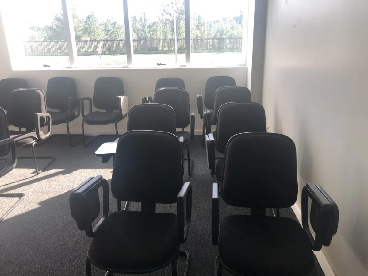 LOTE 001 - LOTE 1A STALKING HORSE. PRÉDIO E ALGUNS ITENS, ESCRITÓRIOS, REFEITÓRIO, AR CONDICIONADOS ETC