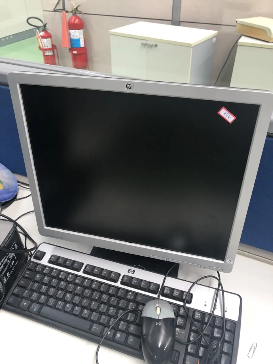 LOTE 144 - Monitor e teclado e monitor, teclado e CPU 