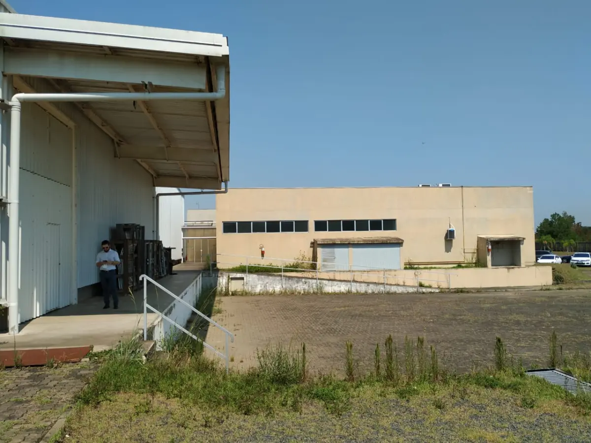 LOTE 001 - LOTE 1A STALKING HORSE. PRÉDIO E ALGUNS ITENS, ESCRITÓRIOS, REFEITÓRIO, AR CONDICIONADOS ETC