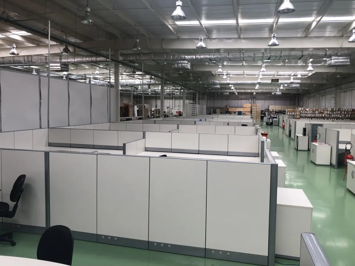 LOTE 001 - LOTE 1A STALKING HORSE. PRÉDIO E ALGUNS ITENS, ESCRITÓRIOS, REFEITÓRIO, AR CONDICIONADOS ETC