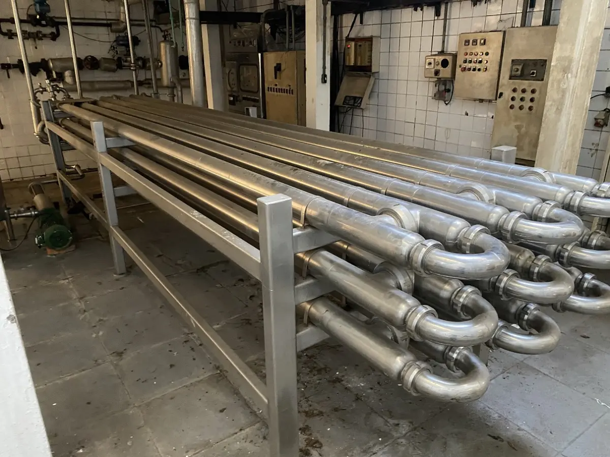 LOTE 001 - Tanques de extração de cor – Sistema de filtro à vácuo – Sistema de centrífuga e extração de óleo- Tanques de concentração – Câmara frigorífica – Tanque reservatório – etc