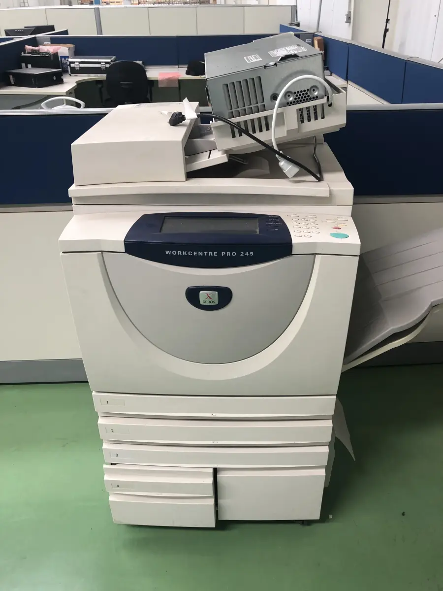 LOTE 112 - Maquina compiadora Xerox 