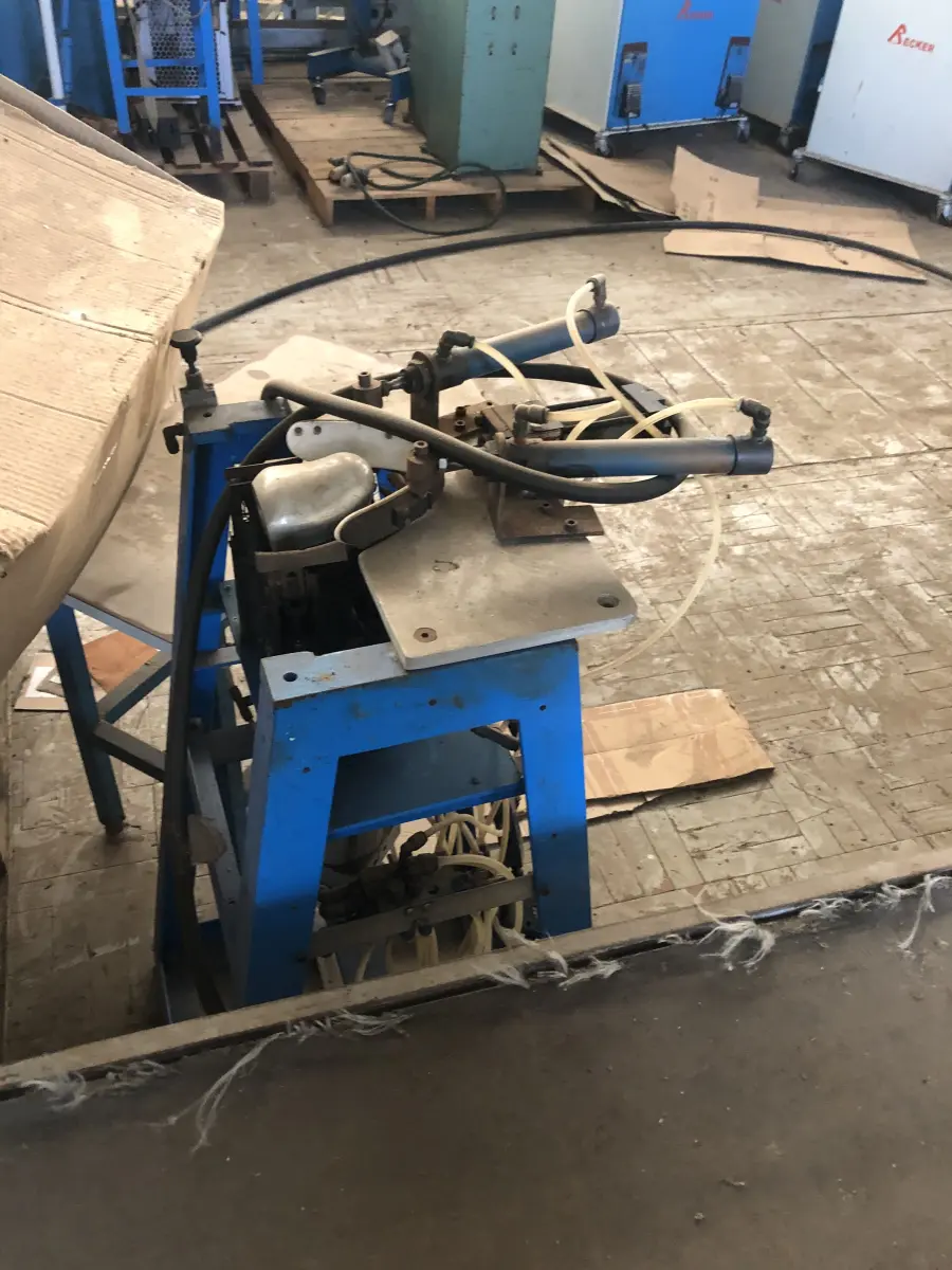 LOTE 008 - prensa de calcanhar