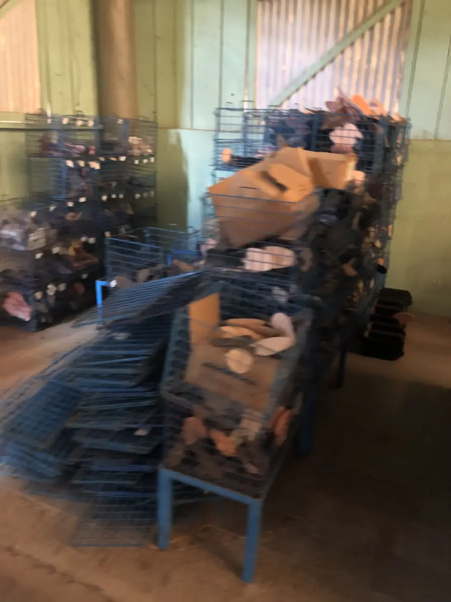 LOTE 146 - lote de caixas vazadas metálicas de empilhar