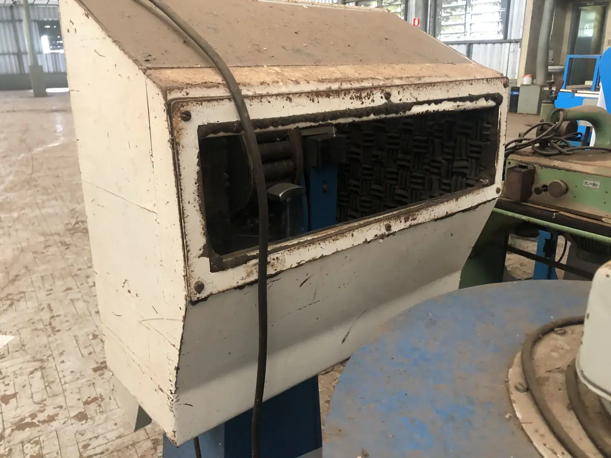 LOTE 027 - máquina de rebaixar com roletes