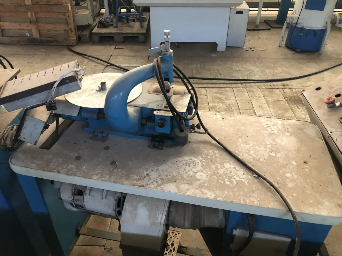 LOTE 018 - chanfradeira azul