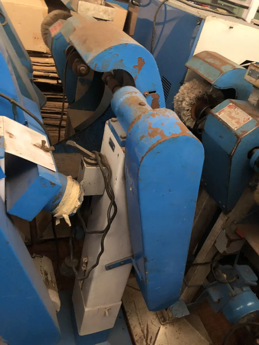 LOTE 157 - lote com 6 escovas duplas e 3 escovas simples