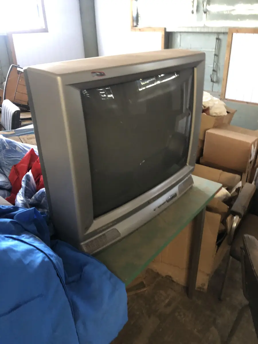 LOTE 142 - TV Semp Toshiba de tubo