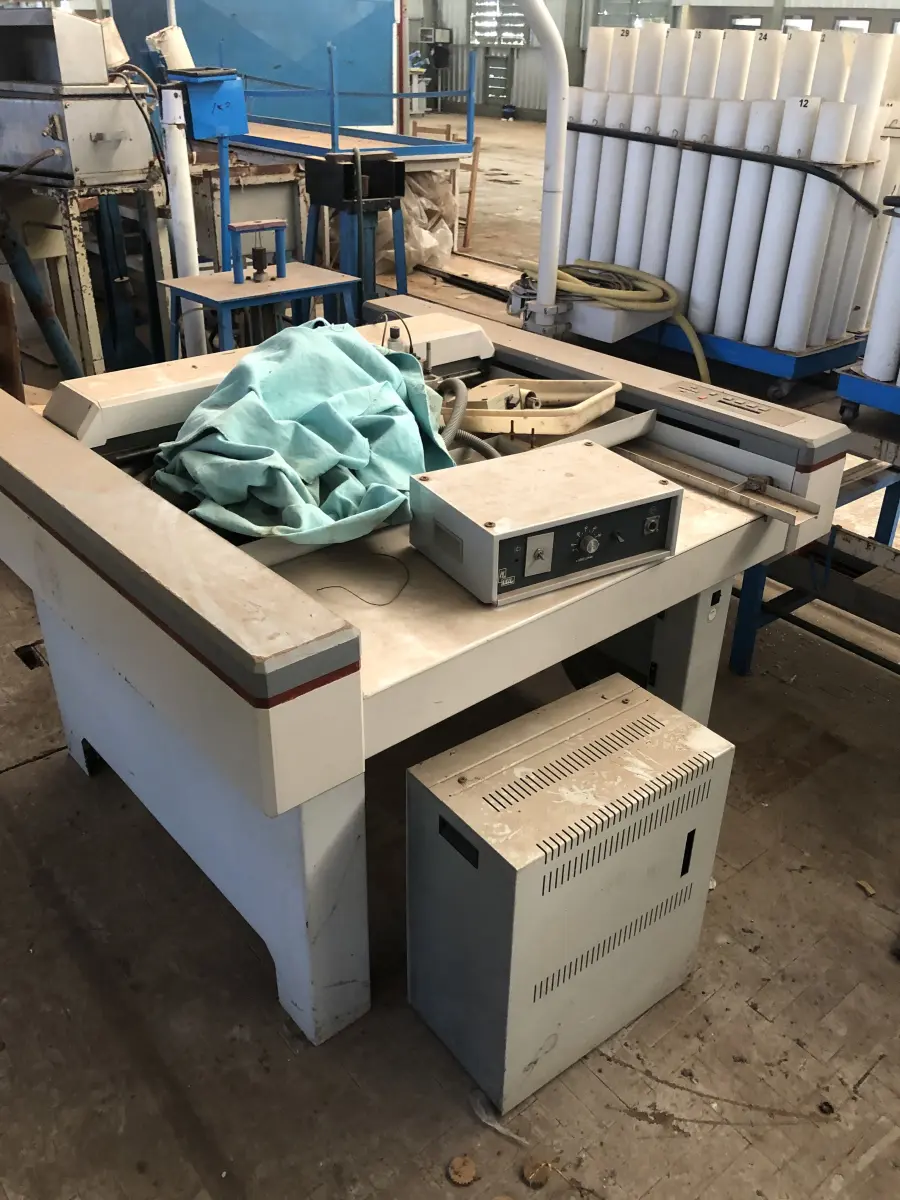 LOTE 065 - máquina Cad Cam com mesa eletrônica