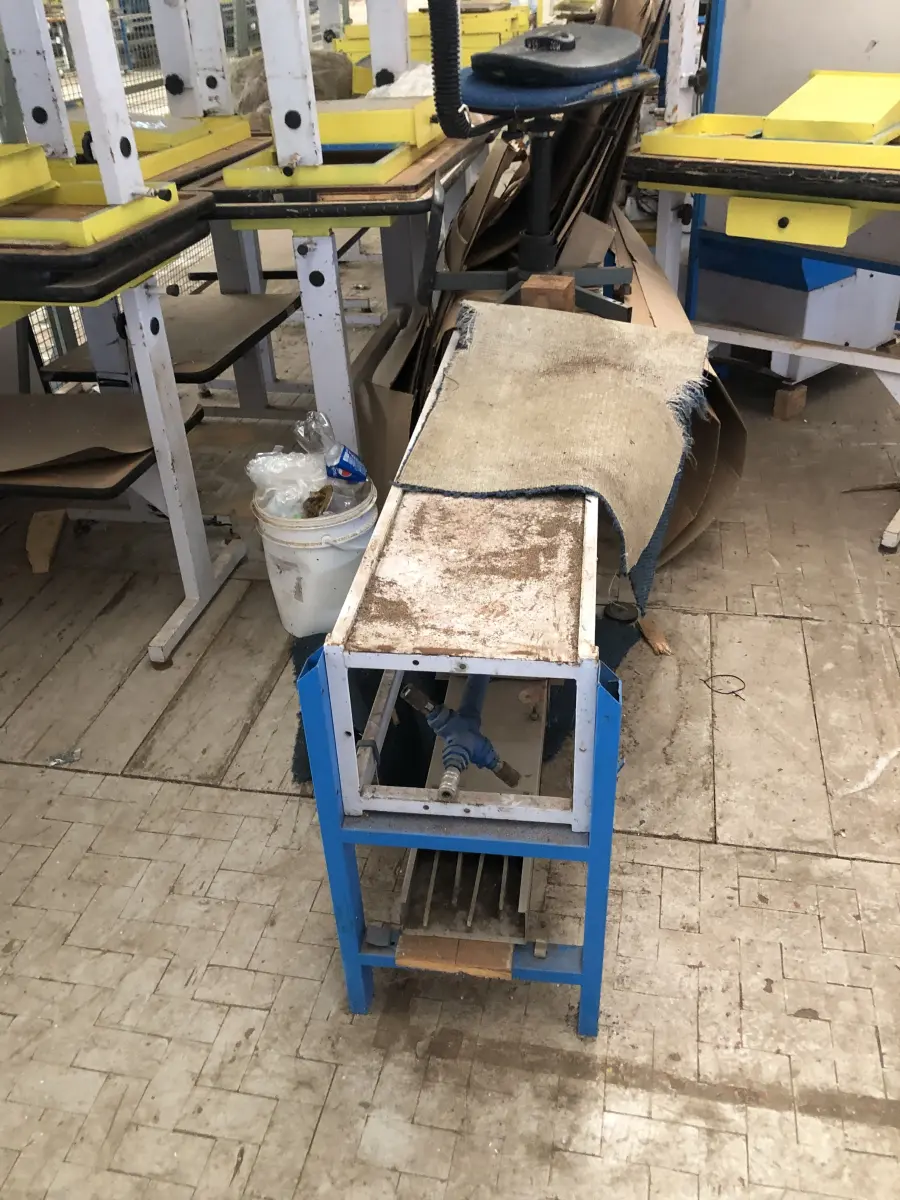 LOTE 121 - esteira simples com 20 m desmontada com partes em amarelo