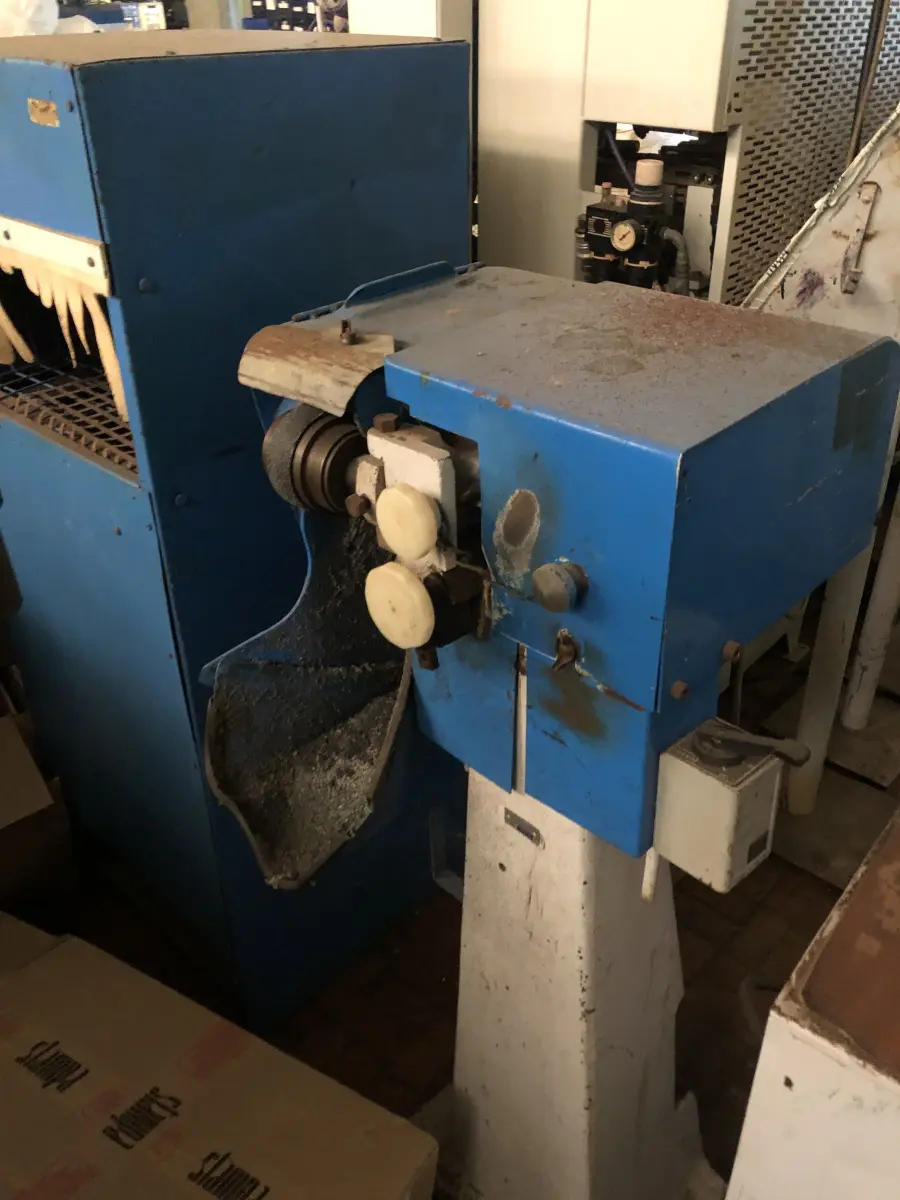 LOTE 163 - lixadeira de fita